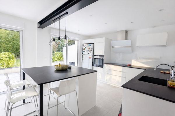 Maison - Le Mesnil Le Roi €950 000 ** - Référence 4627