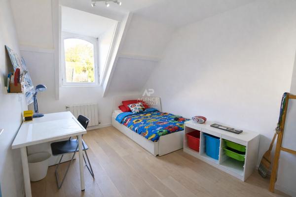Maison - Le Mesnil Le Roi €950 000 ** - Référence 4627