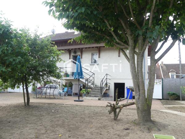 Maison familiale avec sous-sol total.