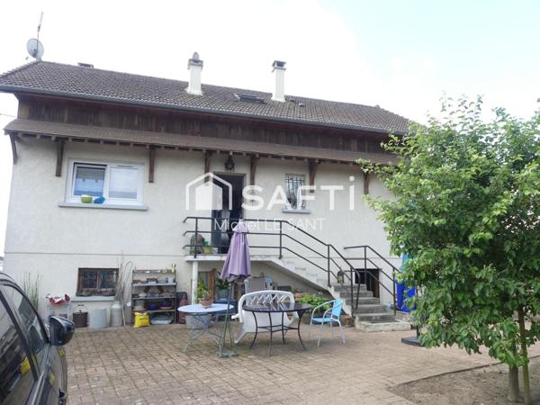 Maison familiale avec sous-sol total.