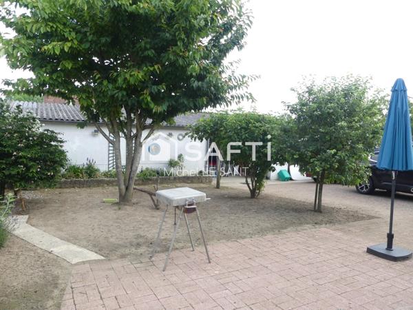 Maison familiale avec sous-sol total.