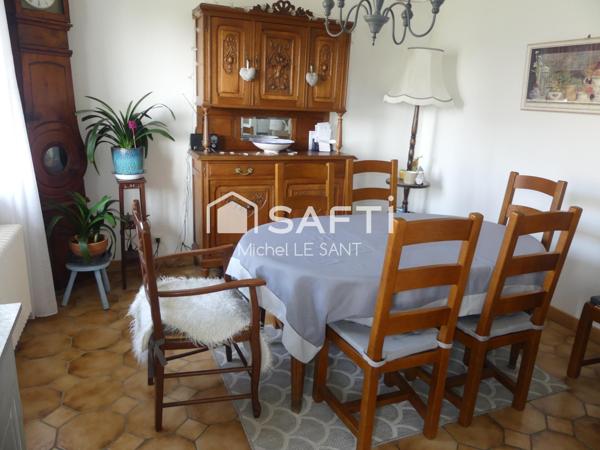 Maison familiale avec sous-sol total.