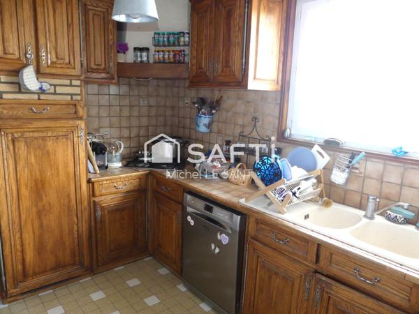 Maison familiale avec sous-sol total.