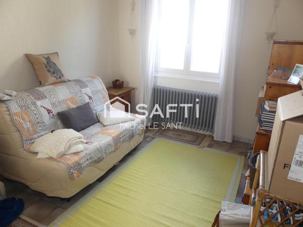 Maison familiale avec sous-sol total.