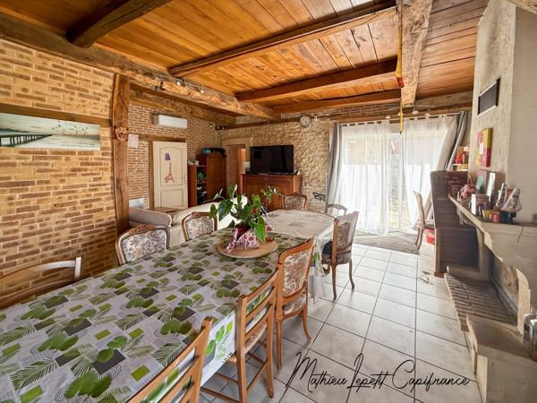 Dpt Dordogne (24), à vendre maison P5 - Terrain de 4321 M²– campagne d’Antonne-et-Trigonant – 120 m²