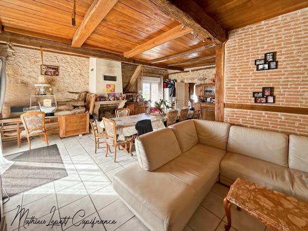 Dpt Dordogne (24), à vendre maison P5 - Terrain de 4321 M²– campagne d’Antonne-et-Trigonant – 120 m²