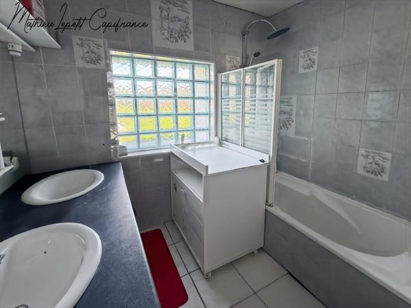 Dpt Dordogne (24), à vendre maison P5 - Terrain de 4321 M²– campagne d’Antonne-et-Trigonant – 120 m²