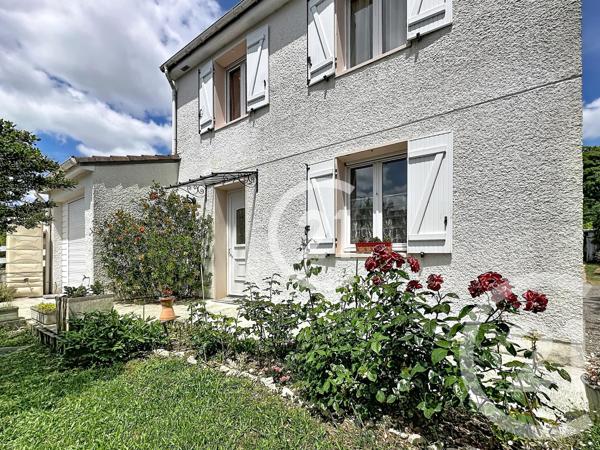 Maison à vendre  4 pièces - 102 m 2   COGNAC  - 16