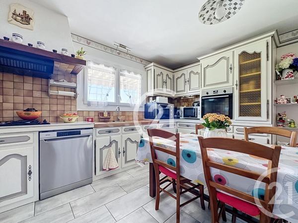 Maison à vendre  4 pièces - 102 m 2   COGNAC  - 16