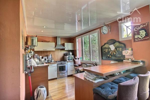 Maison Atypique de 9 pièces à Gournay sur Marne