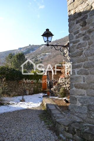Château du XIIIème siècle, Dépendances30 mm Des Vans