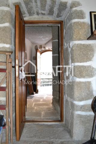 Château du XIIIème siècle, Dépendances30 mm Des Vans