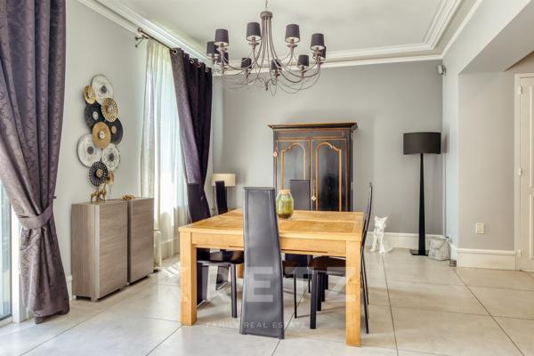 Maison d'exception rénovée avec piscine chauffée et vue mer - Le Havre