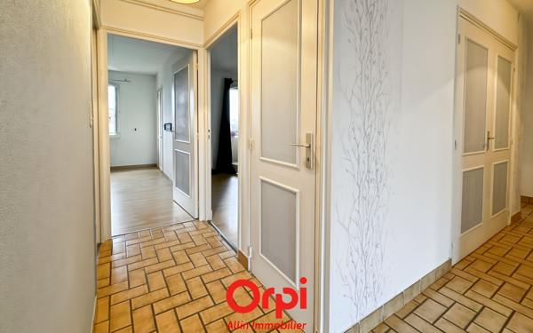 Appartement à vendre    3 pièces • 76,21 m2 Montluçon