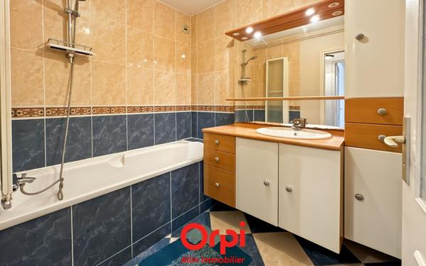 Appartement à vendre    3 pièces • 76,21 m2 Montluçon