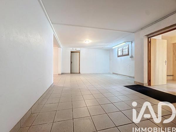 Maison à vendre 10 pièces 210 m² Quintal