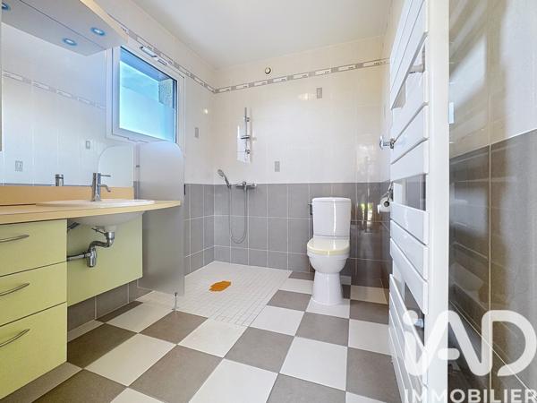Maison à vendre 10 pièces 210 m² Quintal