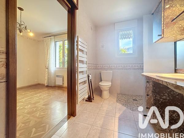 Maison à vendre 10 pièces 210 m² Quintal