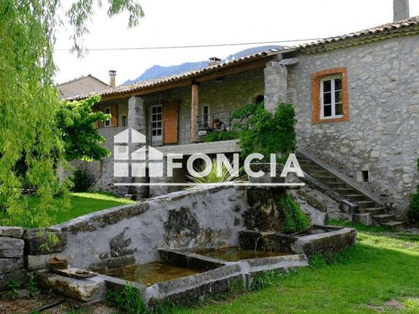 À vendre Maison 8 pièces 298 m² - Châteauneuf-miravail 04200