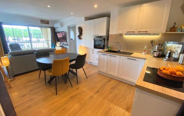 Vente Appartement P3 + PARKING + CELLIER rénové(e) Le grau-du-roi   
