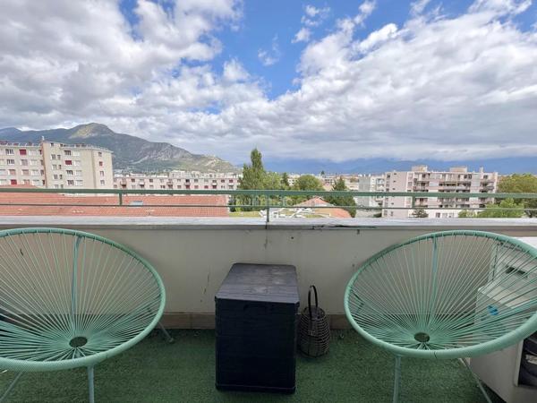 Vente                                                      Appartement
                        
                     4 pièces                      81 m2                     à Fontaine