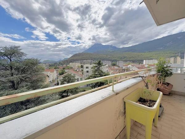 Vente                                                      Appartement
                        
                     4 pièces                      81 m2                     à Fontaine