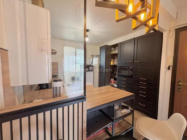 Vente                                                      Appartement
                        
                     4 pièces                      81 m2                     à Fontaine