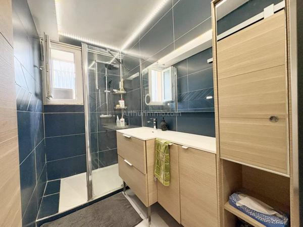 Vente                                                      Appartement
                        
                     4 pièces                      81 m2                     à Fontaine