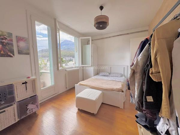 Vente                                                      Appartement
                        
                     4 pièces                      81 m2                     à Fontaine
