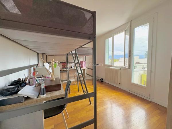 Vente                                                      Appartement
                        
                     4 pièces                      81 m2                     à Fontaine