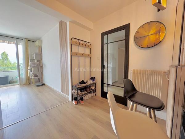Vente                                                      Appartement
                        
                     4 pièces                      81 m2                     à Fontaine