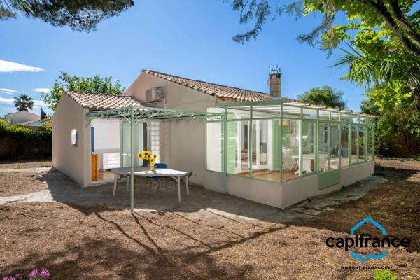 Sanary sur mer / la Guicharde Maison de plain pied non mitoyenne de 116 m2 au sol 4 chambres terrain 645 m2