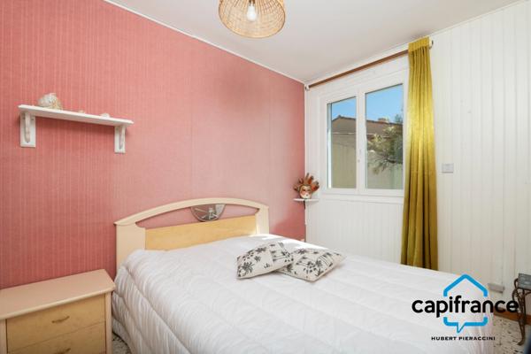 Sanary sur mer / la Guicharde Maison de plain pied non mitoyenne de 116 m2 au sol 4 chambres terrain 645 m2