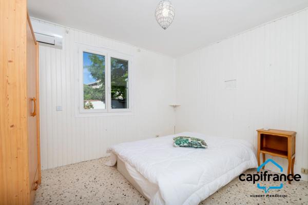 Sanary sur mer / la Guicharde Maison de plain pied non mitoyenne de 116 m2 au sol 4 chambres terrain 645 m2