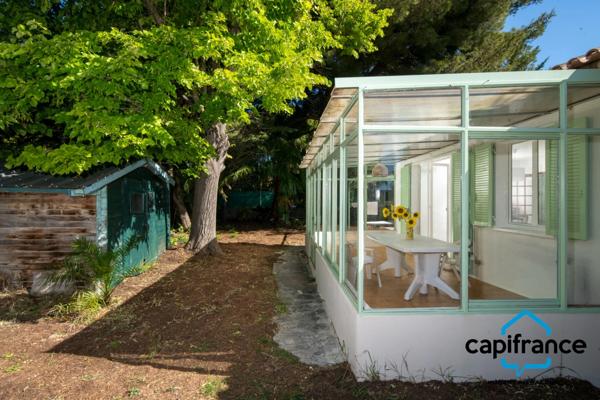 Sanary sur mer / la Guicharde Maison de plain pied non mitoyenne de 116 m2 au sol 4 chambres terrain 645 m2