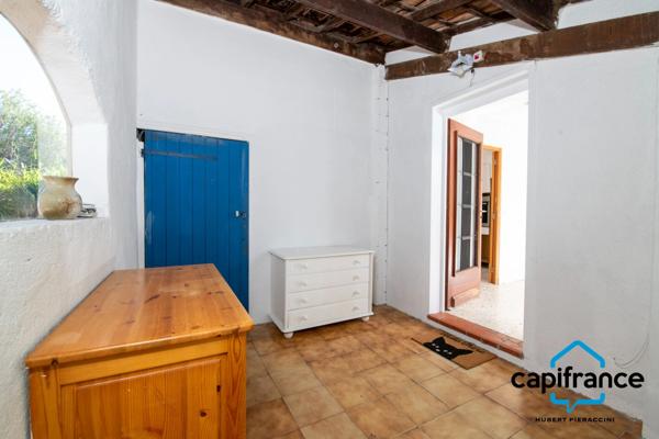 Sanary sur mer / la Guicharde Maison de plain pied non mitoyenne de 116 m2 au sol 4 chambres terrain 645 m2