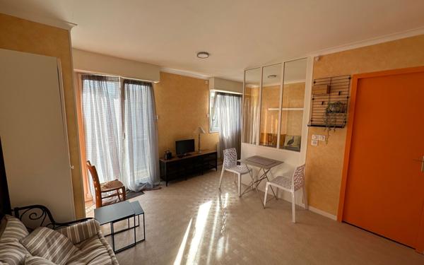 Appartement à vendre    1 pièce •  Fains-Véel