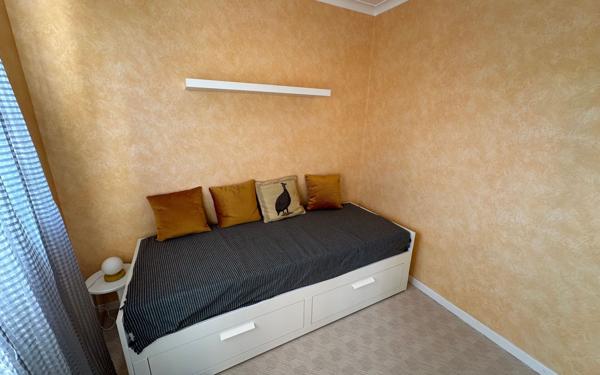 Appartement à vendre    1 pièce •  Fains-Véel