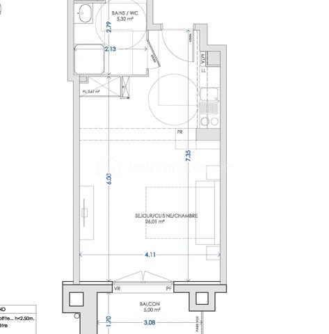 À la recherche d'un premier achat, d'un pied-à-terre au Pays Basque ou d'un investissement locatif ? Découvrez ce T1 de 31,92  m² situé au 3ᵉ étage avec ascenseur d'une résidence récente, sécurisée et construite en 2018.

Dès l'entrée, vous profitez d'une belle pièce de vie lumineuse de 26,58 m² avec cuisine ouverte, offrant un espace confortable et facile à aménager. Son exposition sud-est apporte une agréable luminosité tout au long de la journée.

Le séjour s'ouvre sur un balcon de 5 m², idéal pour profiter des beaux jours, prendre son café au soleil ou simplement se détendre.

L'appartement comprend également une salle d'eau avec WC de 5,32 m².

Les + du bien :
✔ Résidence récente (2018)
✔ 3ᵉ étage avec ascenseur
✔ Balcon exposé sud-est
✔ Menuiseries PVC double vitrage
✔ Volets roulants
✔ VMC hygroréglable
✔ DPE : C
✔ Logement libre de toute occupation

Situé dans un environnement agréable, ce bien permet de rejoindre rapidement les plages, les commerces, la gare et la frontière espagnole. Hendaye est une commune particulièrement appréciée pour sa qualité de vie entre océan et montagne, mais aussi pour son attractivité locative.

Que vous recherchiez votre premier logement, une résidence secondaire ou un investissement, cet appartement constitue une belle opportunité.

Inter-agence ouverte sur l'ensemble de mes mandats.
Disponible 7j/7 pour les acquéreurs disposant d'un financement validé.
Accompagnement possible avec un conseiller financier avant votre projet si nécessaire.