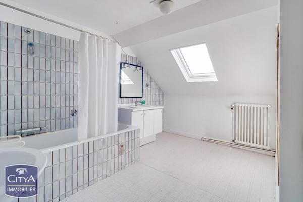 Maison à vendre 9 pièces 240m² Cusset (03300)