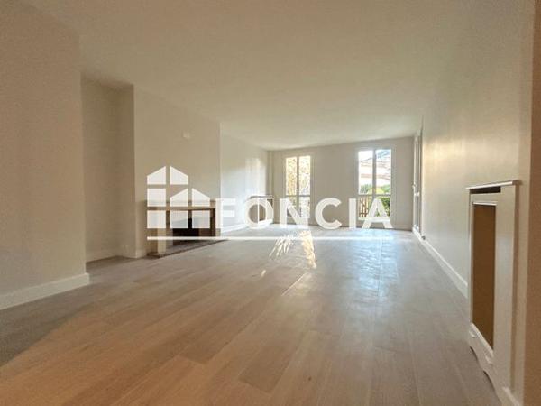 Location Appartement 3 pièces 100.1 m² - 12 ALLEE DES DELIEUSES Louveciennes 78430