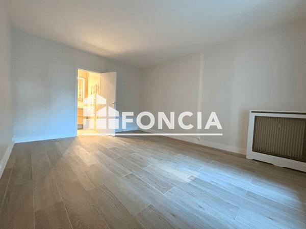 Location Appartement 3 pièces 100.1 m² - 12 ALLEE DES DELIEUSES Louveciennes 78430