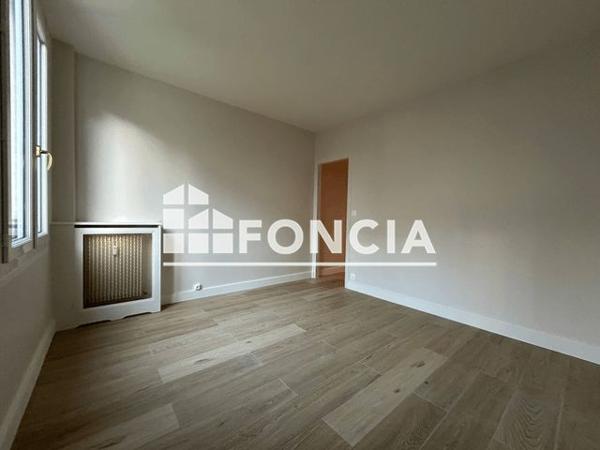 Location Appartement 3 pièces 100.1 m² - 12 ALLEE DES DELIEUSES Louveciennes 78430