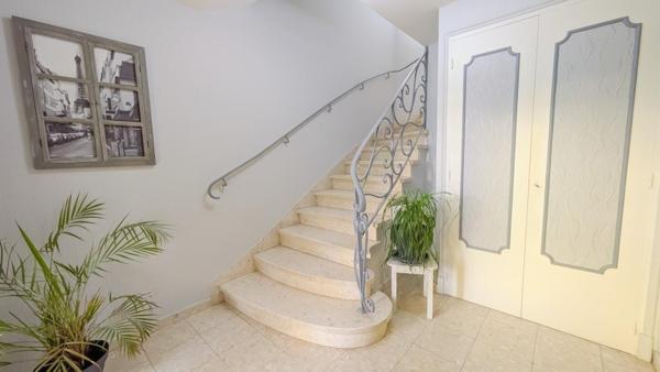 MAISON DE 110 M² HABITABLES MAIS 200 m² POSSIBLES SANS EFFORT !