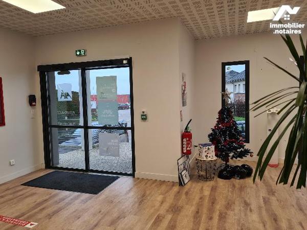 BACQUEVILLE EN CAUX, immeuble à usage mixte, professionnel et habitation d'environ 184 m².