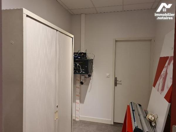 BACQUEVILLE EN CAUX, immeuble à usage mixte, professionnel et habitation d'environ 184 m².