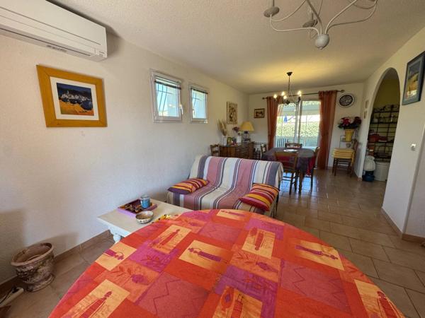 Vente                                                      Maison
                        
                     4 pièces                                         à La Londe-les-Maures