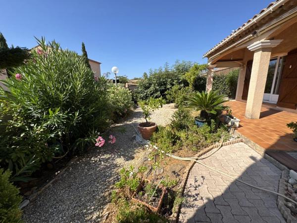 Vente                                                      Maison
                        
                     4 pièces                                         à La Londe-les-Maures