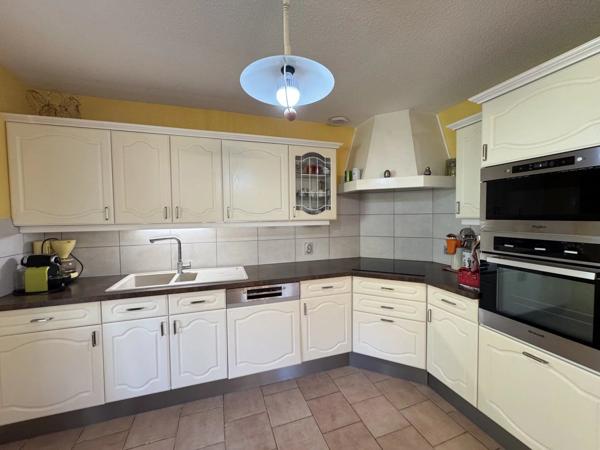 Vente                                                      Maison
                        
                     4 pièces                                         à La Londe-les-Maures