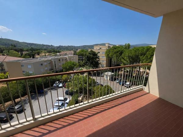 Vente                                                      Appartement
                        
                     4 pièces                      90 m2                     à Draguignan